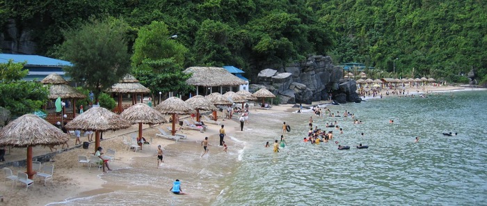 Cat Ba island beach