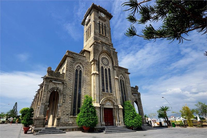 Ten magnificent churches in Vietnam