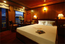 luxurious halong bay cruise