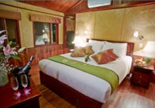 luxurious halong bay tours